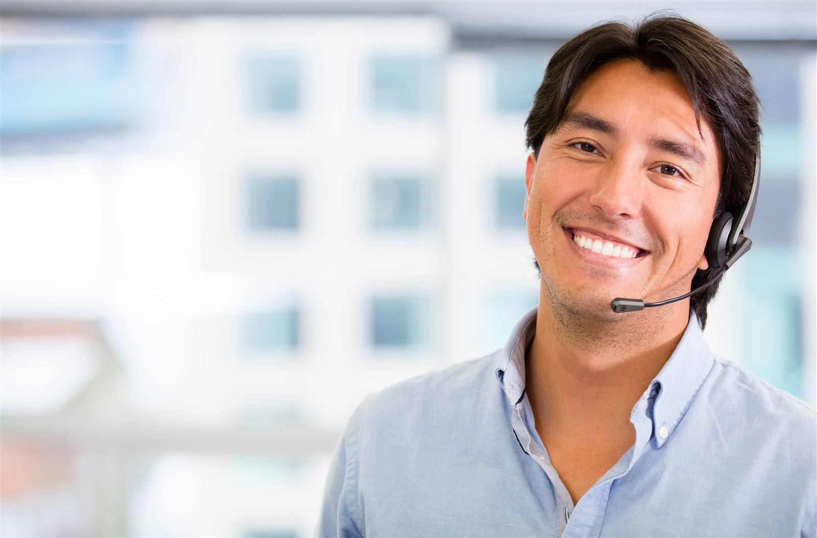 Kall8 agents working with customers